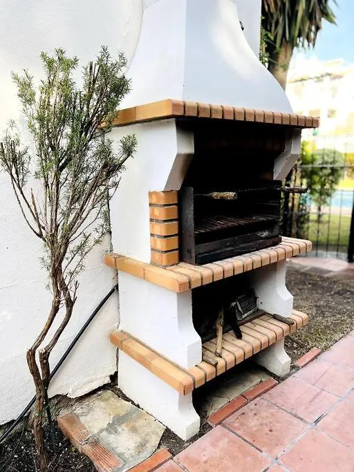Alquiler Vacacional. Bajo Con Parrilla Y Piscina, Cerca De La Playa Y Puerto Banus Apartment Estepona