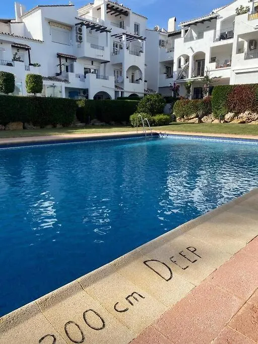 Alquiler Vacacional. Bajo Con Parrilla Y Piscina, Cerca De La Playa Y Puerto Banus Daire Estepona