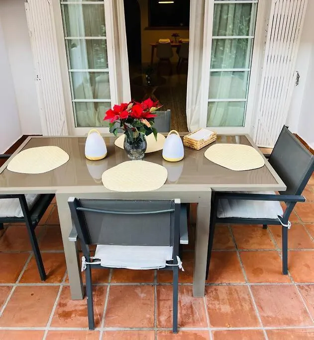 Alquiler Vacacional. Bajo Con Parrilla Y Piscina, Cerca De La Playa Y Puerto Banus Apartment Estepona