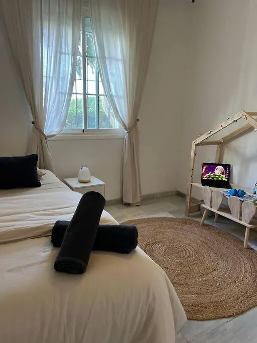 Alquiler Vacacional. Bajo Con Parrilla Y Piscina, Cerca De La Playa Y Puerto Banus Apartment Estepona Spain